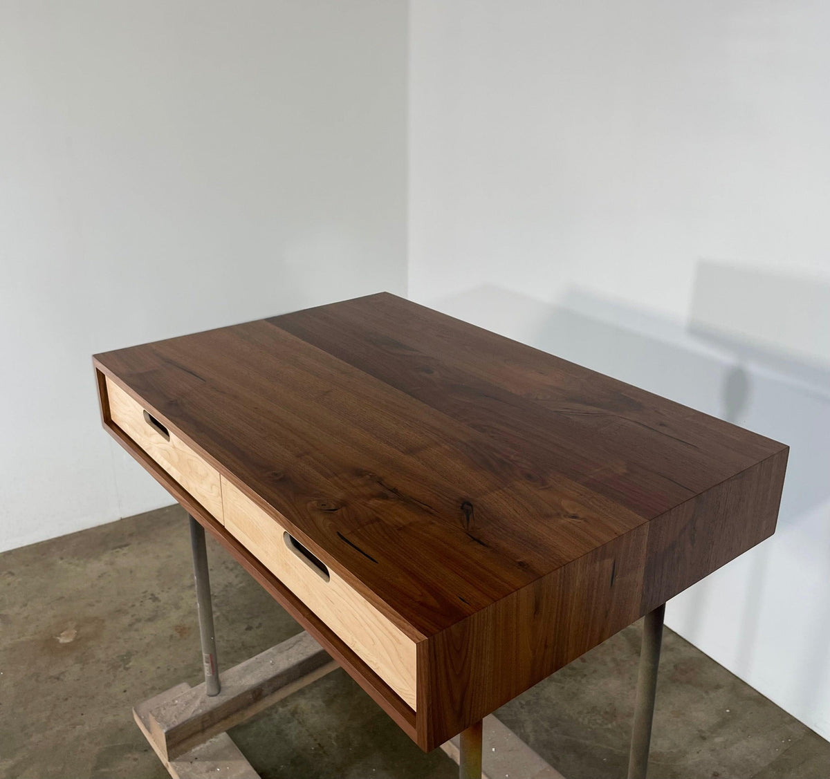 SALE // ROMI Evolve Desk // 40" x 27" - ROMI DESIGN